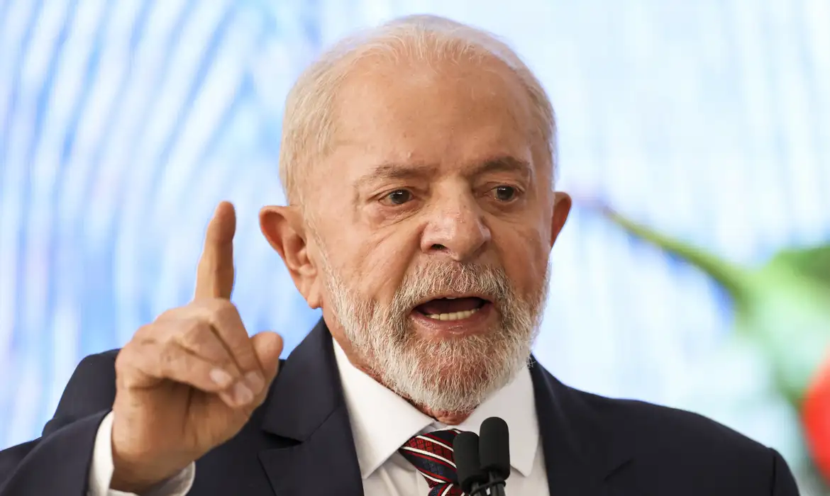 Quaest: Lula tem queda na aprovação e enfrenta cenário eleitoral indefinido para 2026