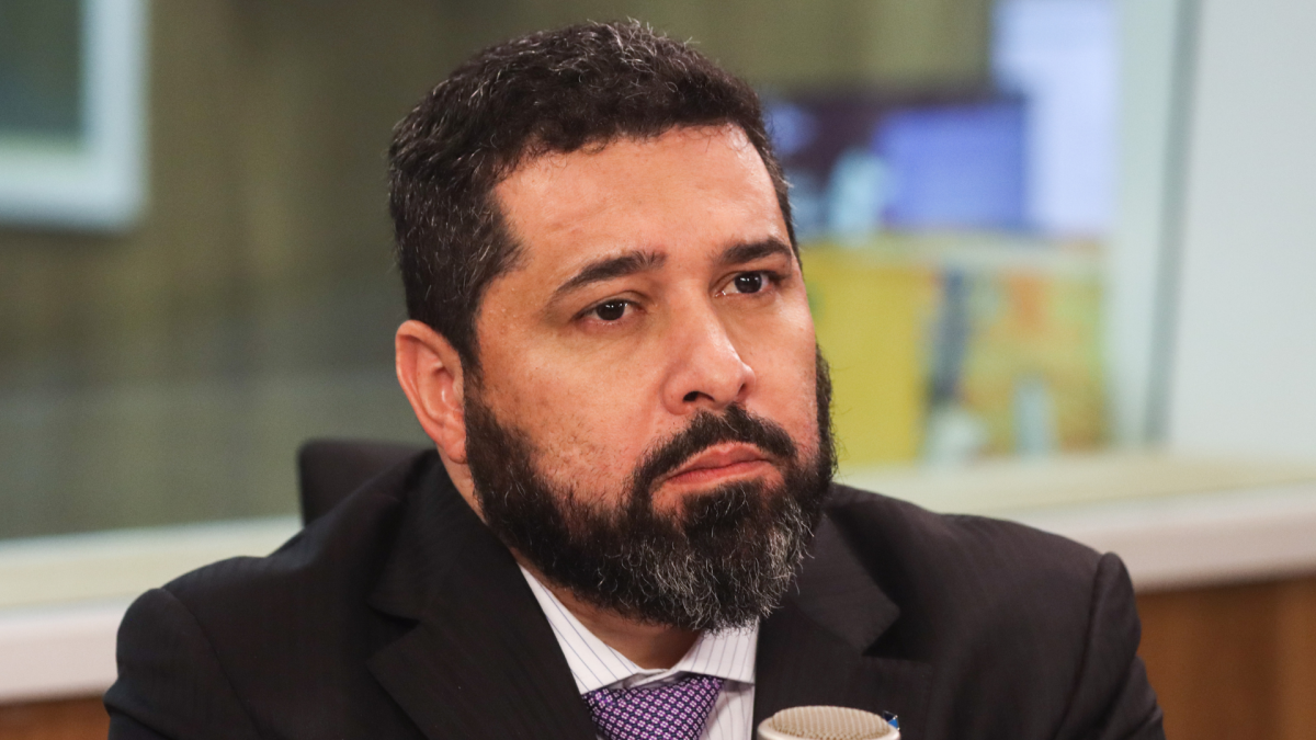 Presidente dos Correios renuncia em meio a crise financeira de R$ 2,6 bilhões