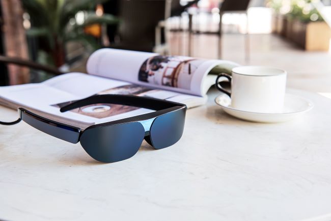 TCL at MWC 2021: NXTWEAR G Wearable Display Glasses Provide a 3D