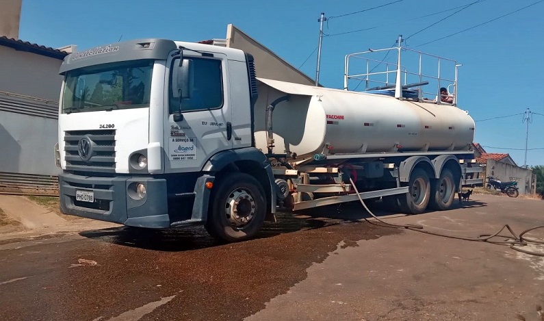 Ieda Chaves solicita retomada de oferta de água por meio de caminhão-pipa no Cristal da Calama