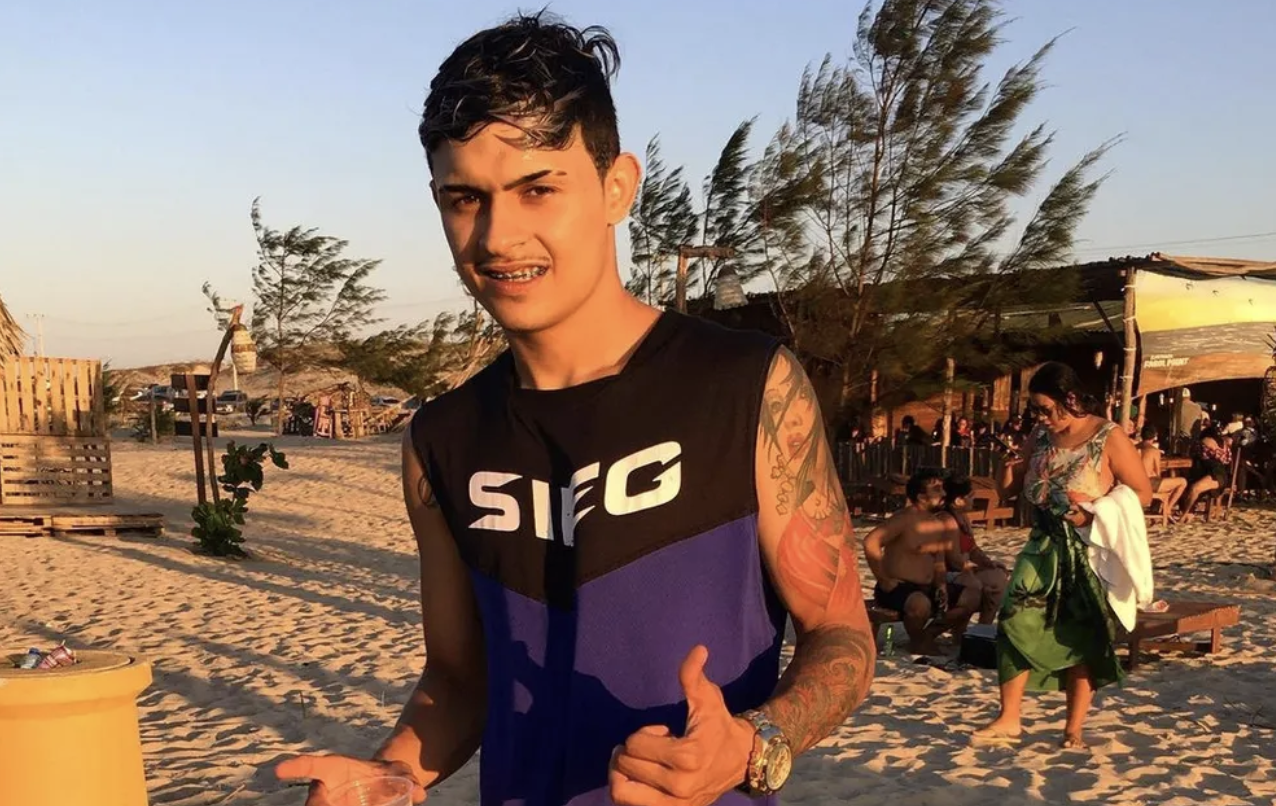 Ex-PM é condenado a 16 Anos por assassinato de jovem algemado em delegacia com mais de 10 tiros