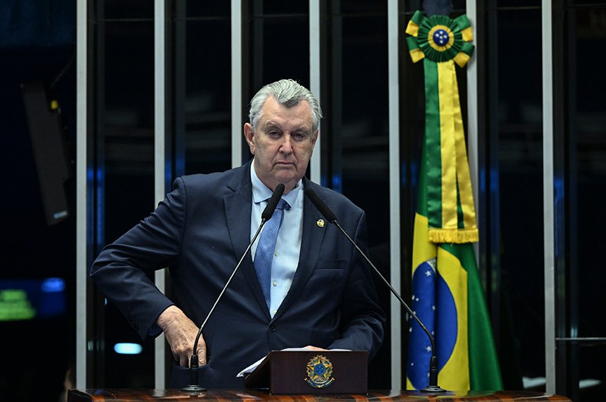 Senador cobra transparência do STF: Impeachment e sigilo no Banco Master em xeque