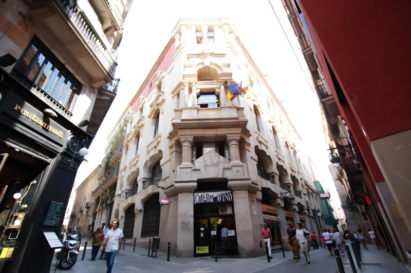 https://pix10.agoda.net/hotelImages/29850855/0/721037988e6929ff72339ea179cccfc9.jpeg?ce=0&s=800x600