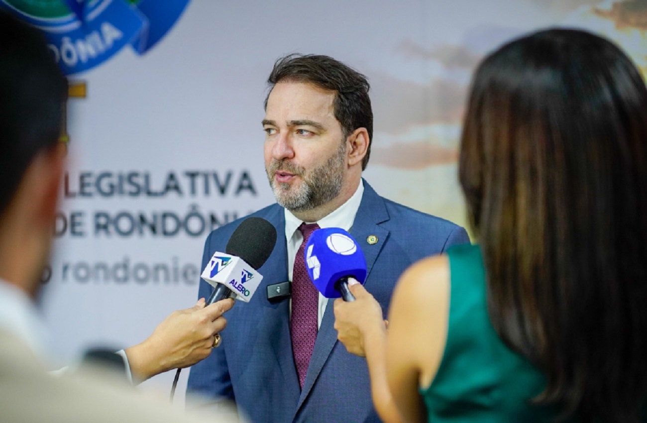 Alex Redano questiona qualidade nos serviços da Aegea e cobra transparência na terceirização do saneamento em Rondônia