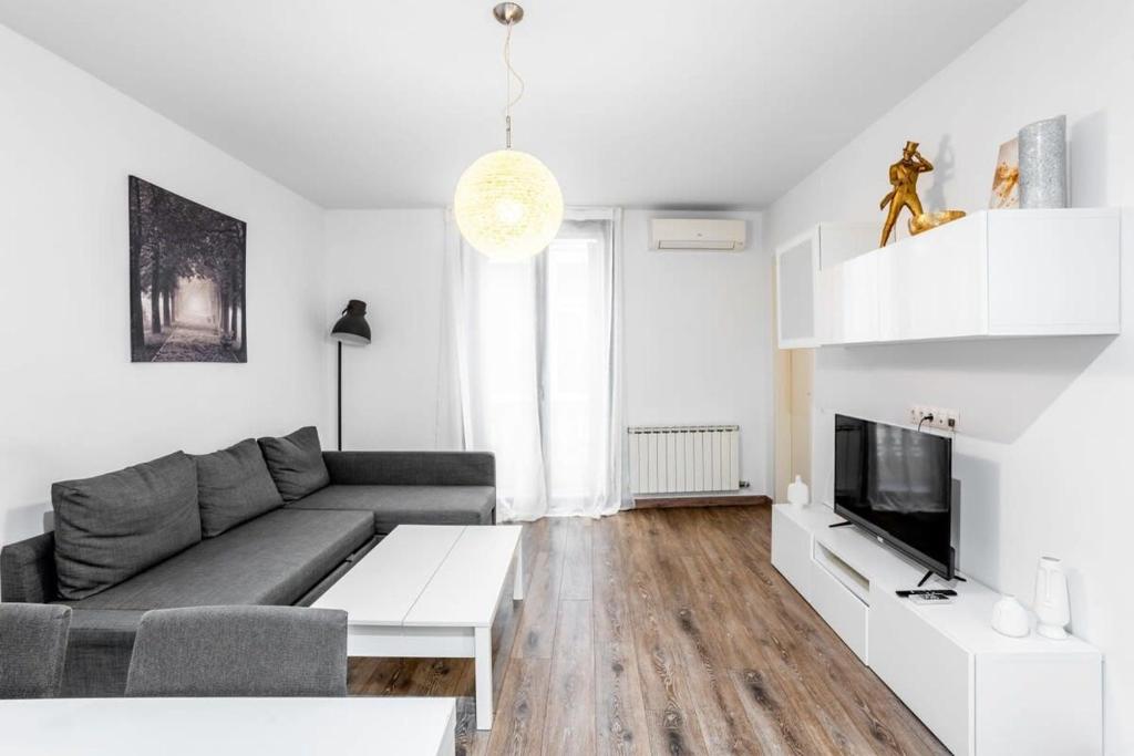 https://cf.bstatic.com/xdata/images/hotel/max1024x768/535441082.jpg?k=f8a6aebbea3541b93c29b908f72e48de57dd0f4ff215c2117ff4f51264025d5e&o=