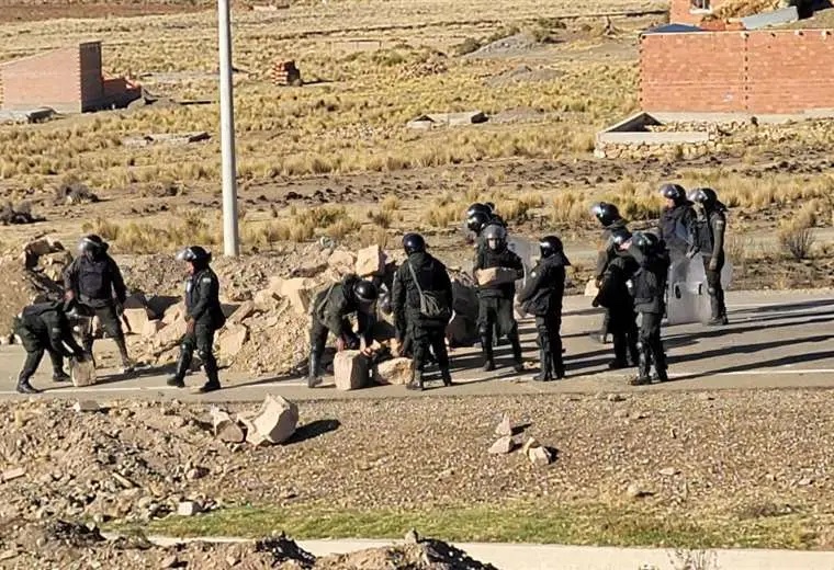 Protestos na Bolívia se intensificam em meio a acusações contra Evo Morales