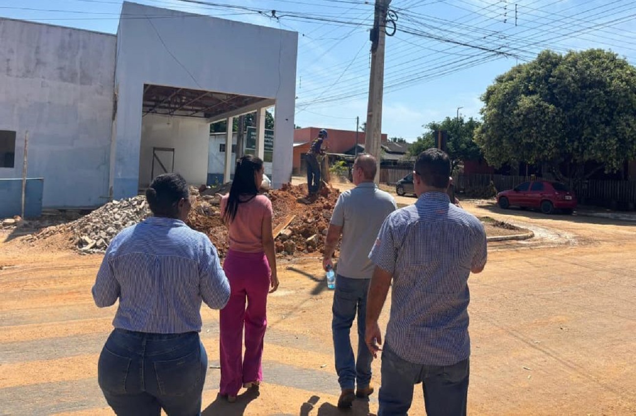 Deputado Alan Queiroz entrega equipamentos para nova sala de parto no município de Rio Crespo