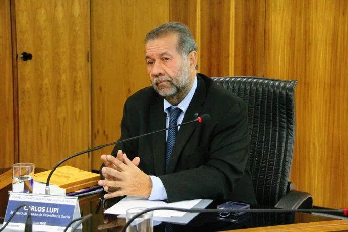 Crise no INSS leva PDT a romper com governo Lula