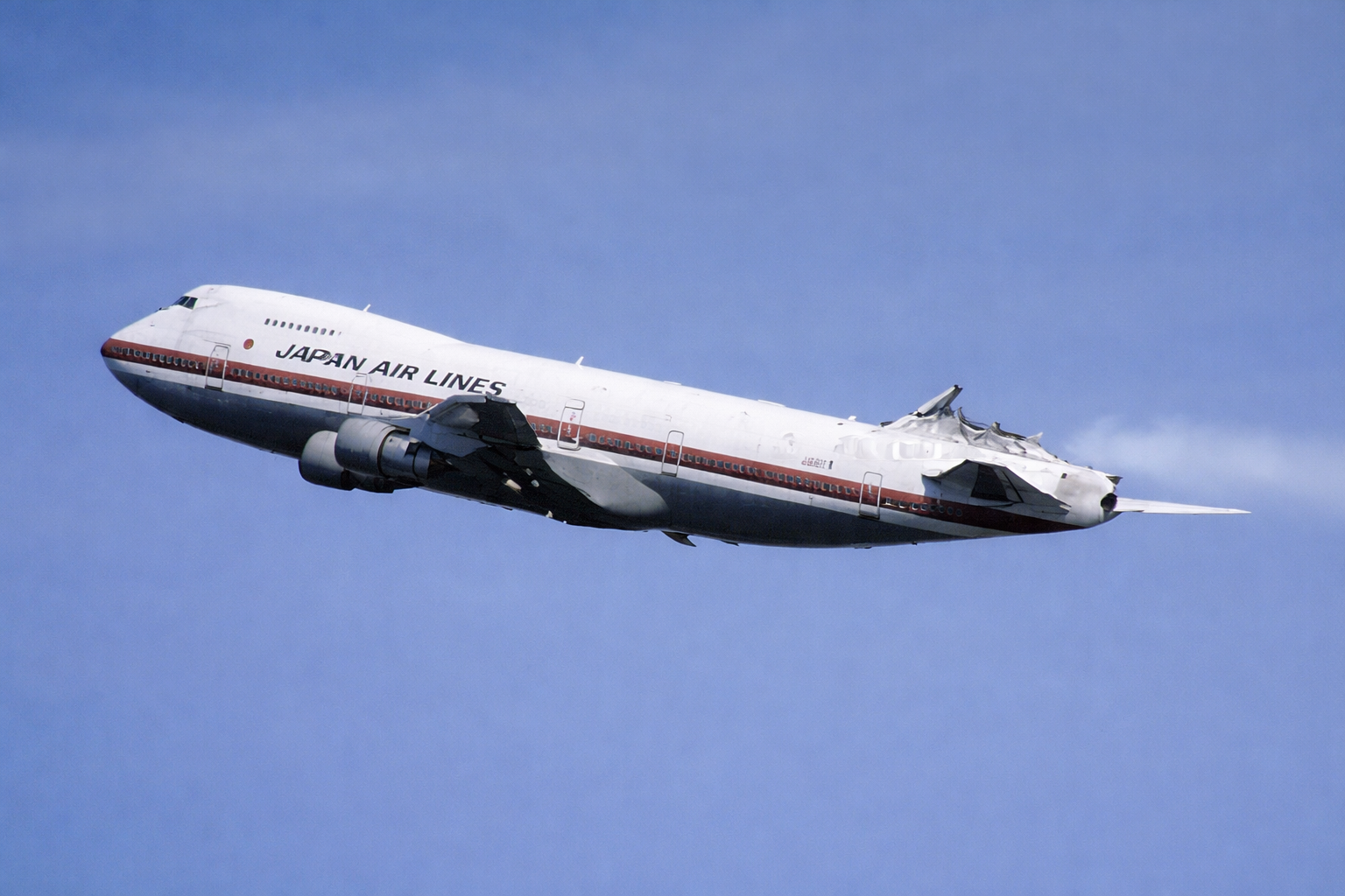 When a Boeing 747 lost everything but its engines and a crew
