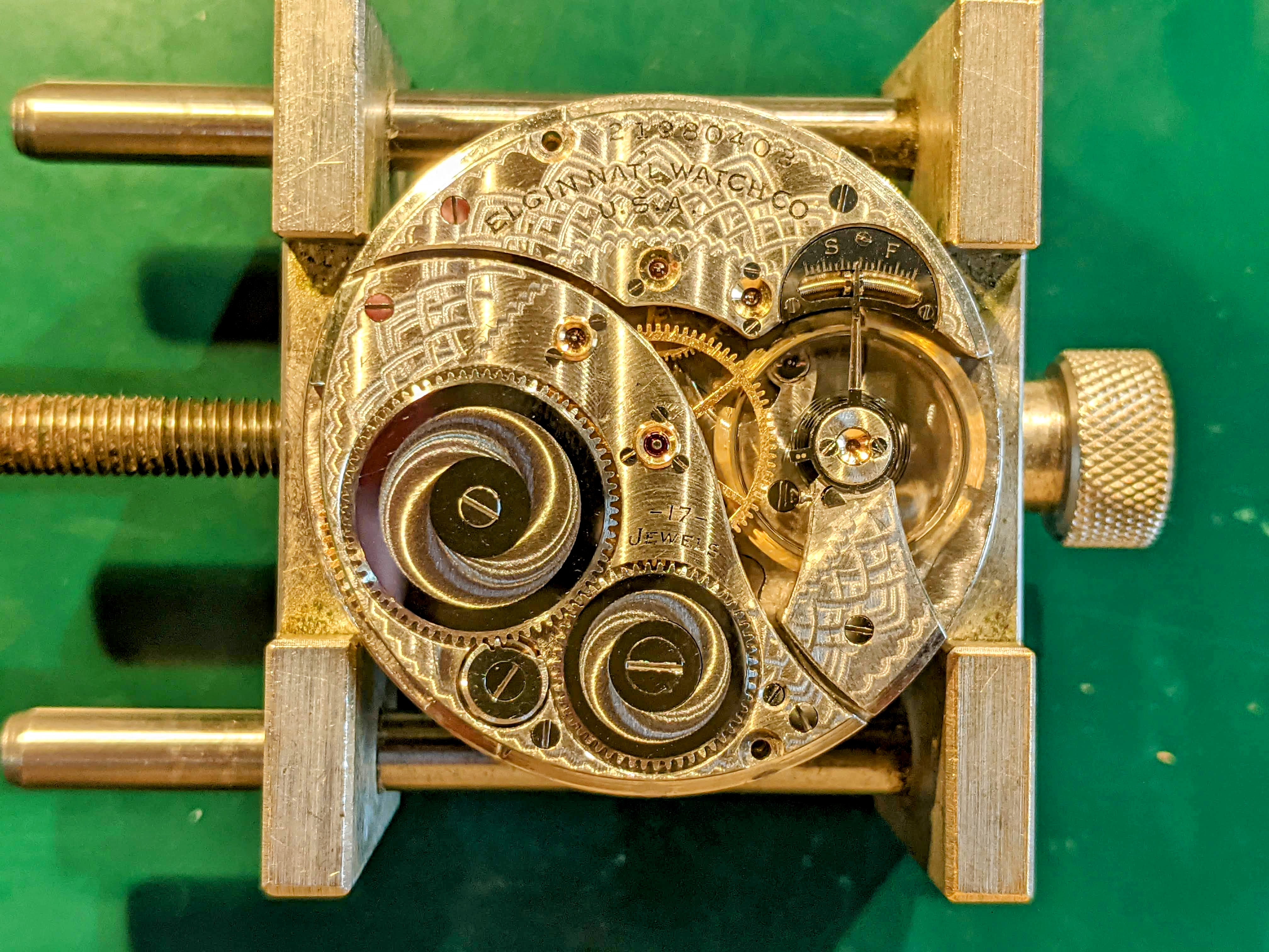 17-jewel movement in Elgin watch