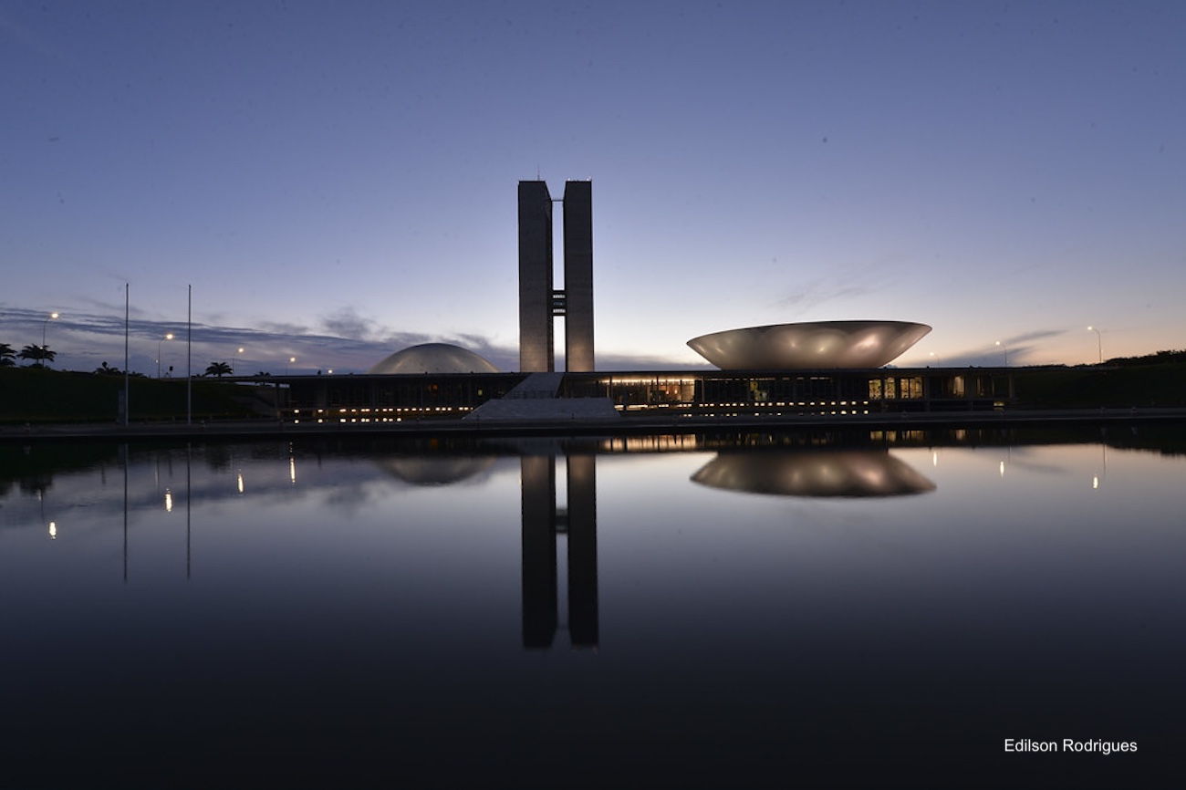 Congresso aprova aumento de deputados federais e estaduais: um tapa na cara dos brasileiros