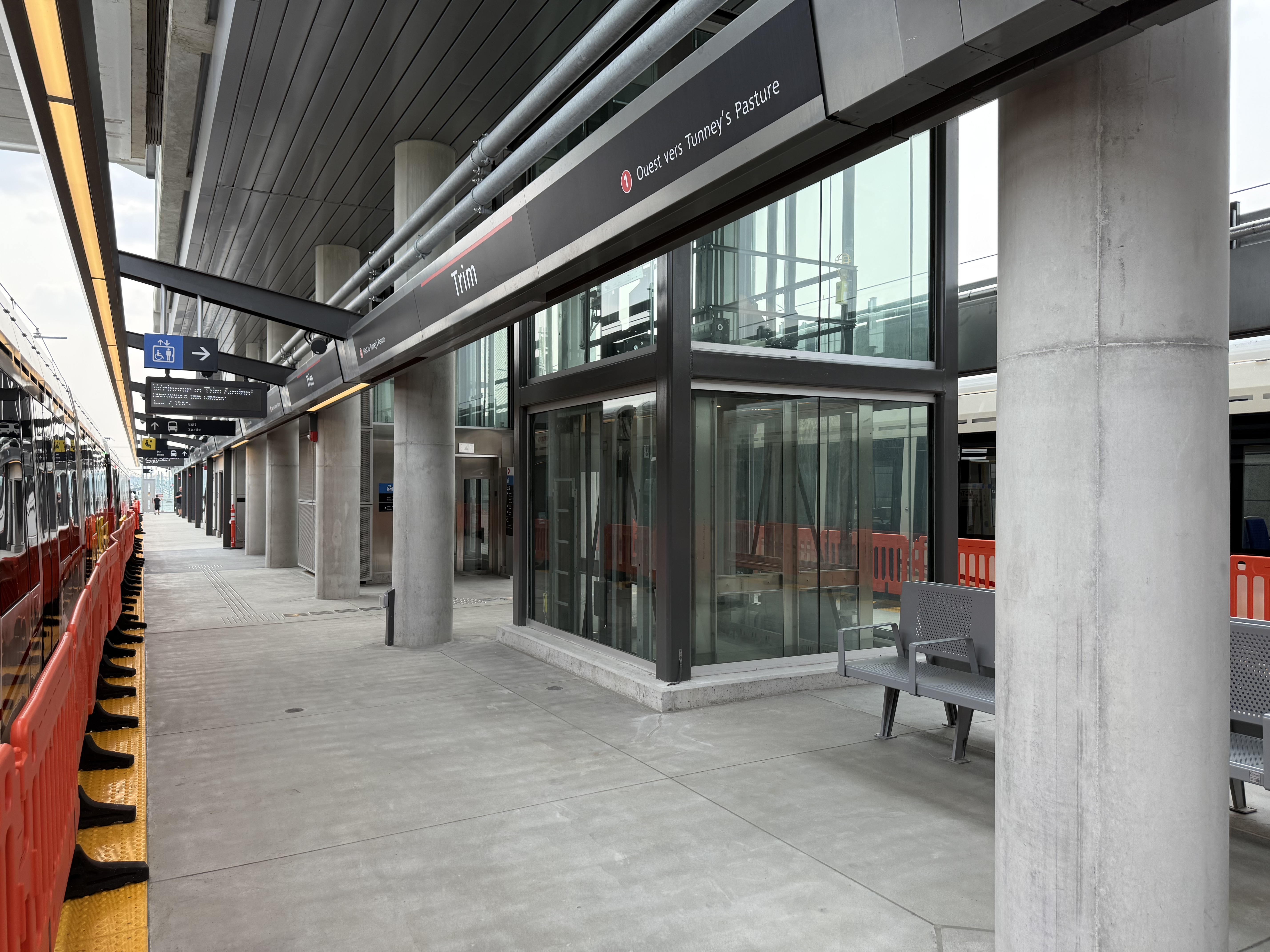 Trim Station - Platform
