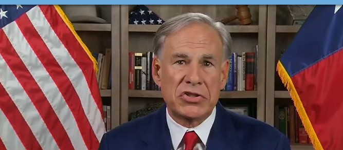 Greg Abbott obtožuje Jasmine Crockett rasizma ob zagovarjanju teksaškega gerrymanderinga