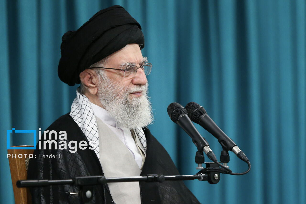 "A nação iraniana nunca vai se render", diz líder após aviso dos EUA