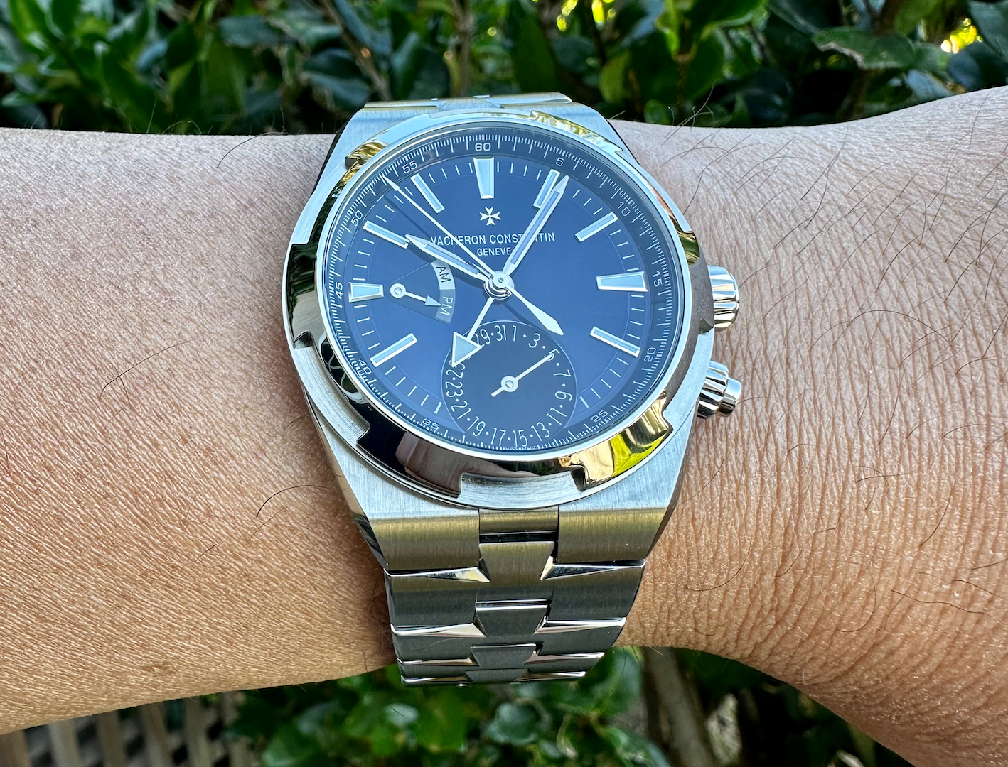 Review: Vacheron Constantin Overseas Dual Time 41mm Stainless Steel ...