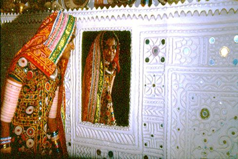 The Forgotten Intelligence of India #2: Lippan Art Was Never Just Decoration