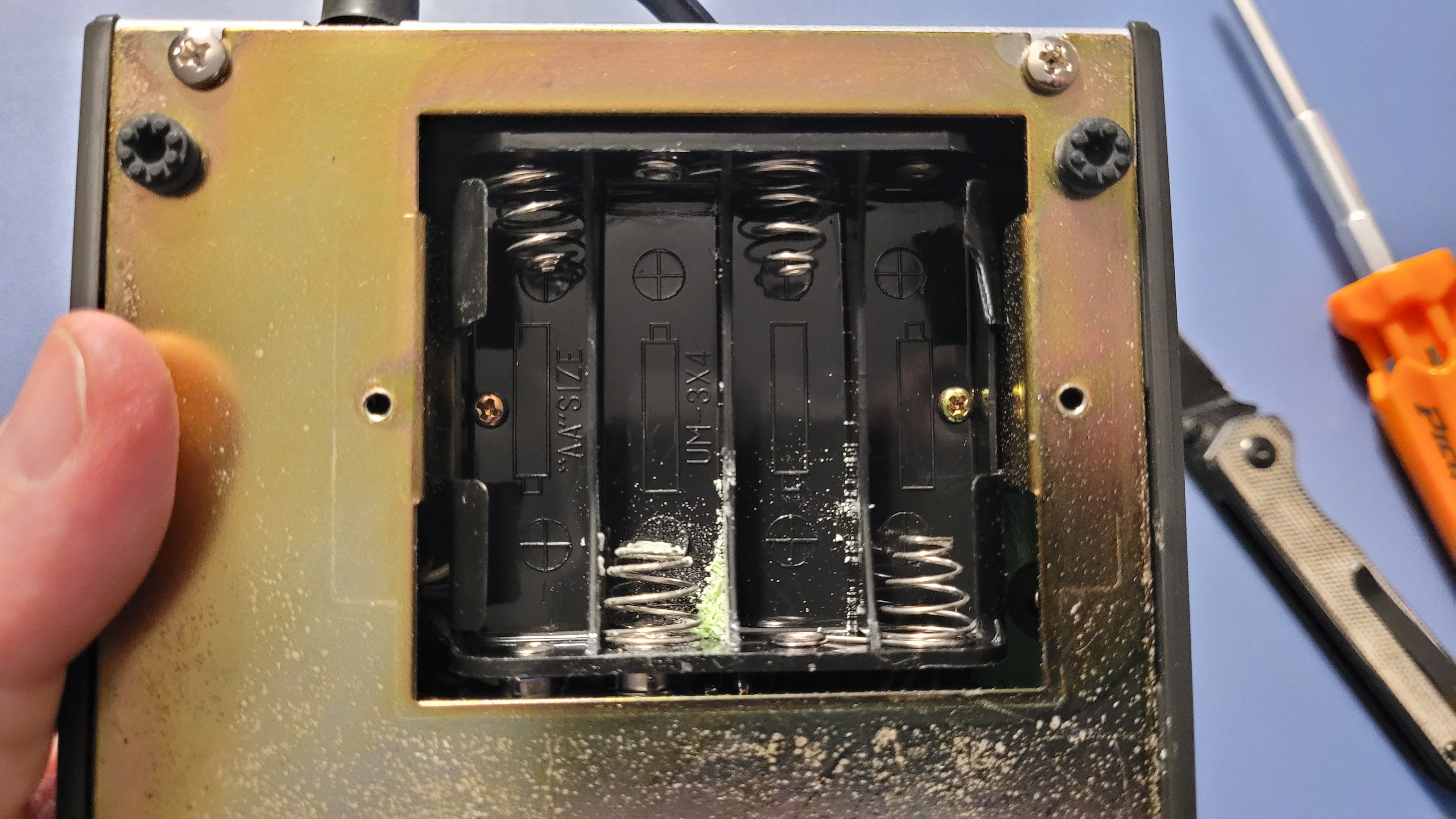 A battery had leaked in the MC-80 battery pack