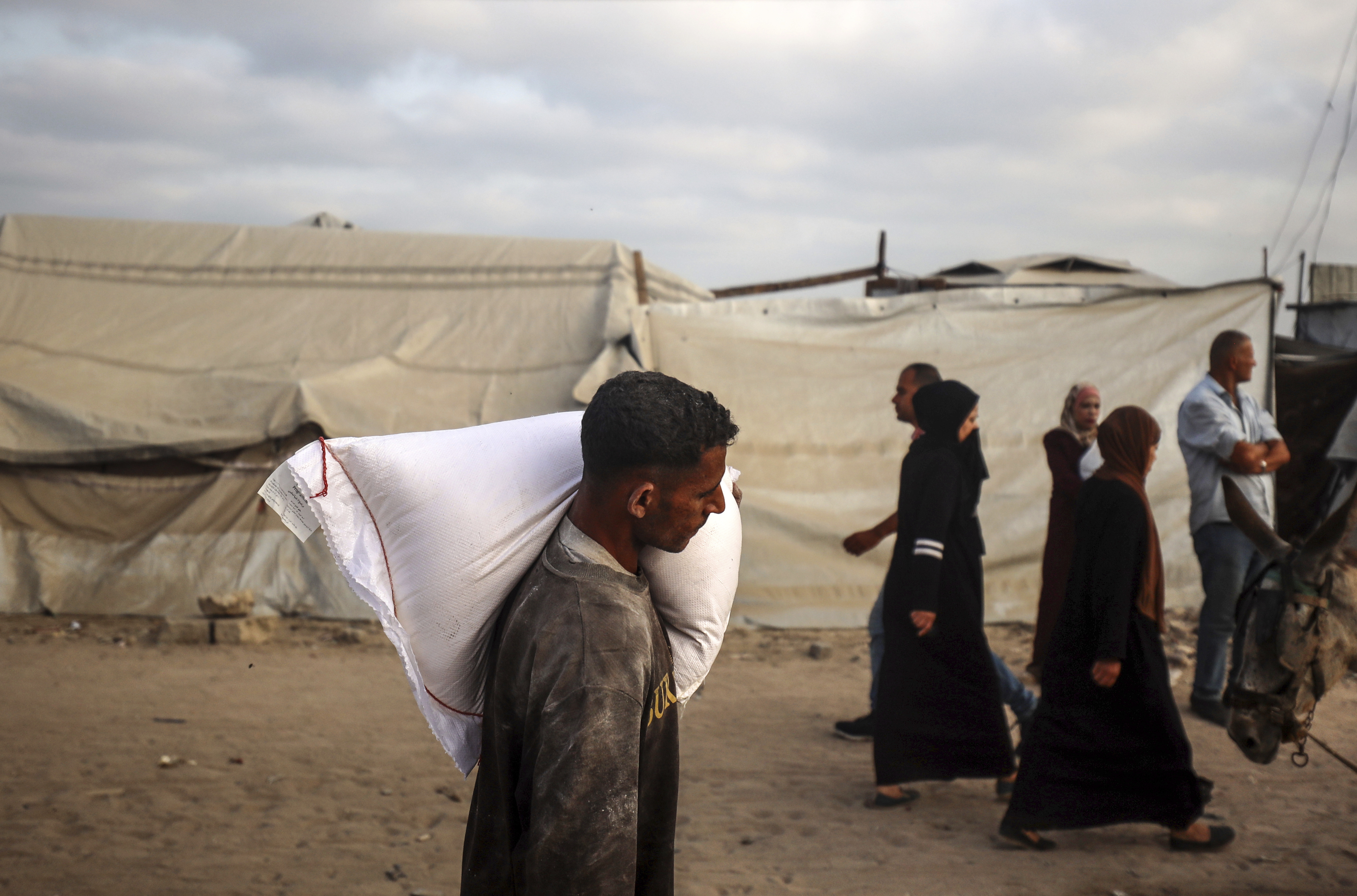 The Price of Flour Shows the Hunger Crisis in Gaza