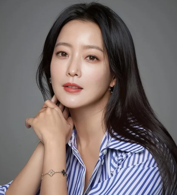 Why Koreans Asians Look Younger By La Seoulite