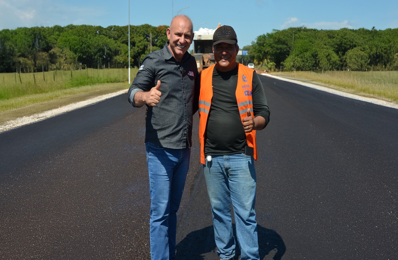 Ezequiel Neiva celebra a conclusão da restauração da RO-370 e anuncia microrevestimento para o distrito de Guarajus
