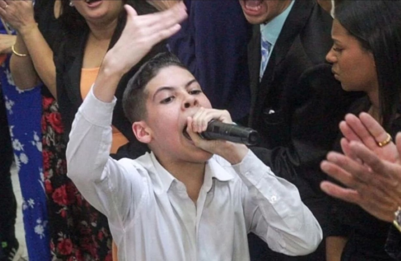 Conselho Tutelar intervém: pastor mirim de 15 anos é proibido de pregar e terá que voltar à escola