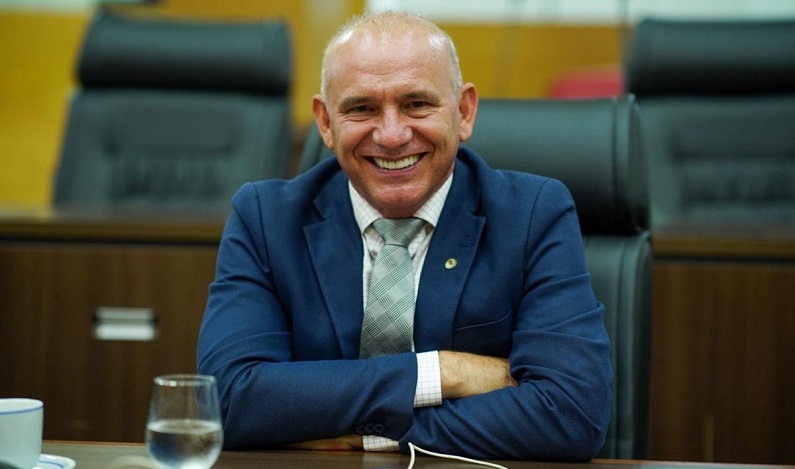 Ezequiel Neiva assume presidência da Comissão de Finanças da Alero