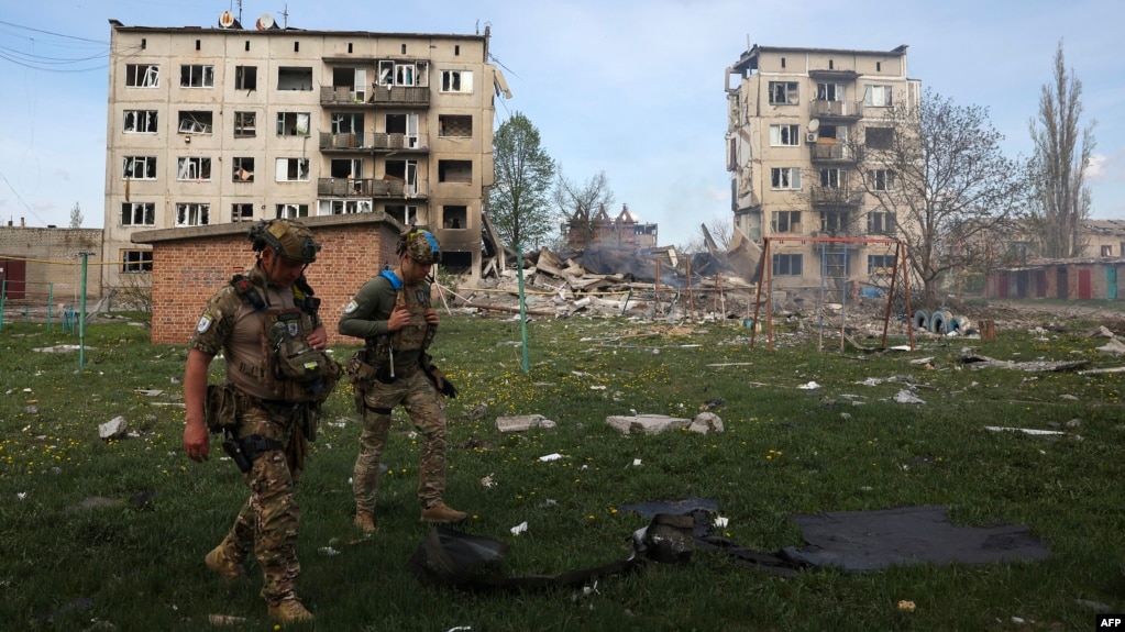 Zelenskyy calls for same defense from allies as for Israel