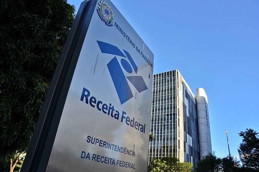 Analistas-Tributários da Receita Federal intensificam protestos por reajuste salarial