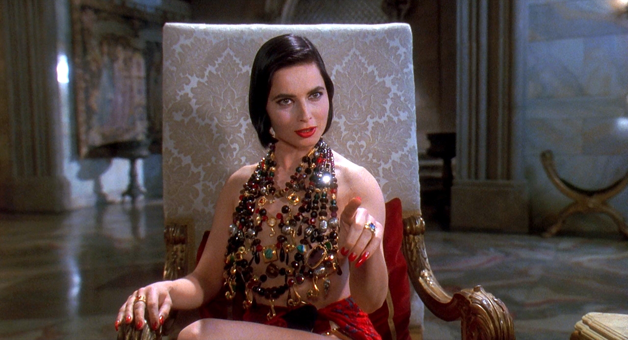 Nok shaklidagi qizlar porno