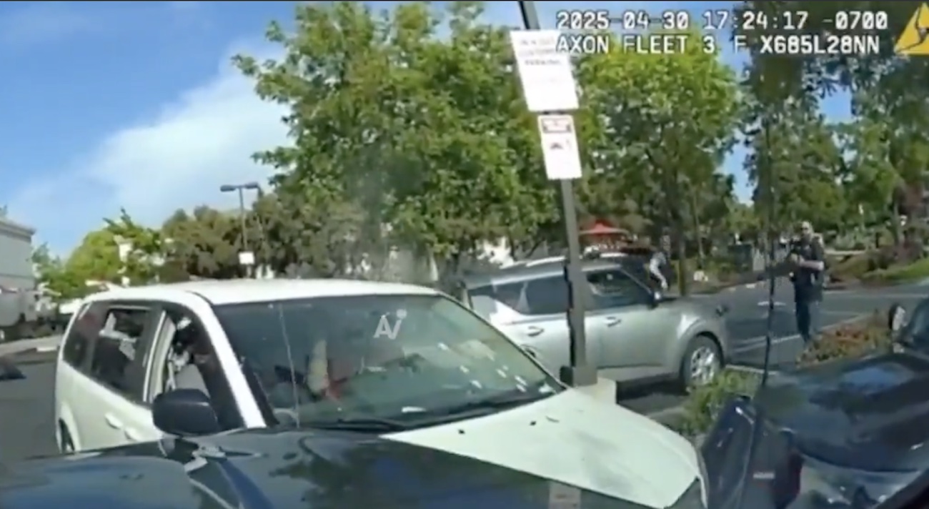 Polícia americana fuzila idoso em estacionamento de lanchonete após incidente; vídeo