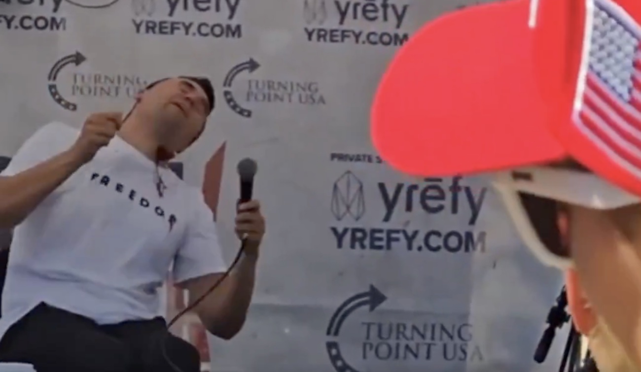 Veja o momento em que o ativista Charlie Kirk é baleado nos EUA