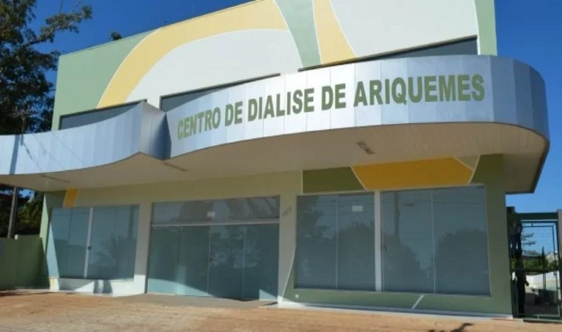 Alex Redano cobra manutenção em caixa d’água do Centro de Diálise de Ariquemes