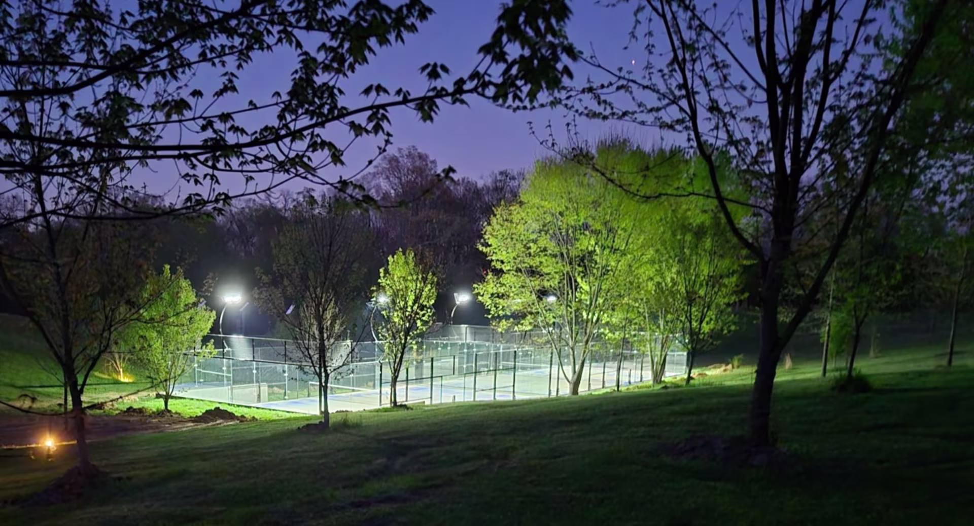 Vitesse Padel at night