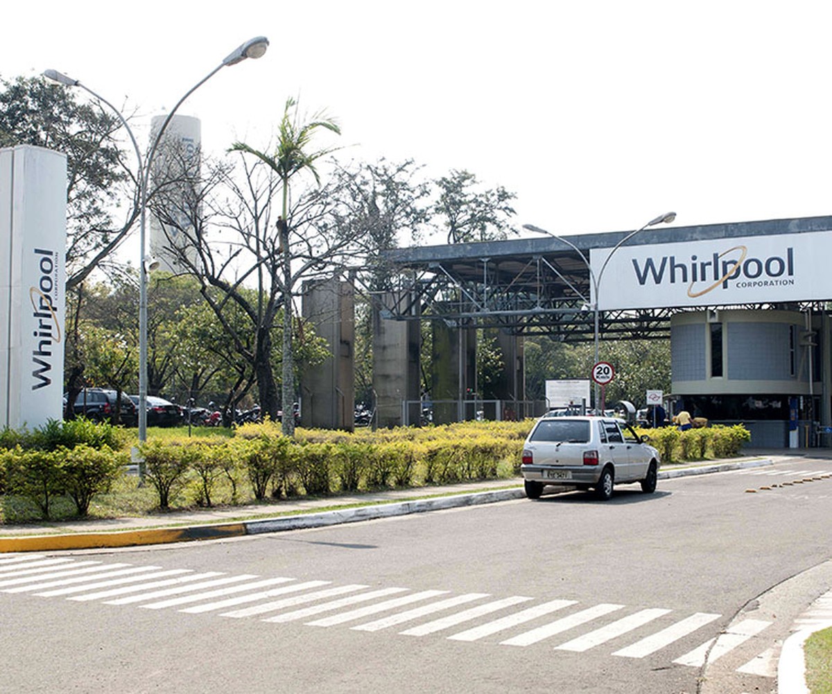 Dona da Brastemp encerra produção na Argentina: Mais um golpe à indústria local sob Milei