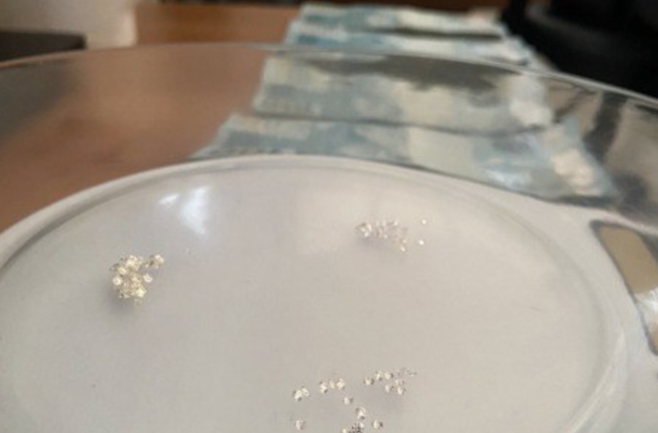 PRF apreende 76 diamantes e R$ 14,6 mil em Porto Velho; Homem de 59 anos é preso