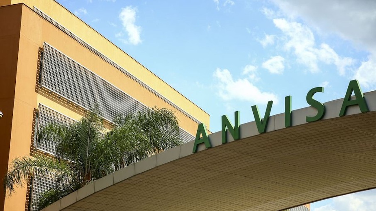 Anvisa proíbe venda de 47 pomadas capilares; veja lista
