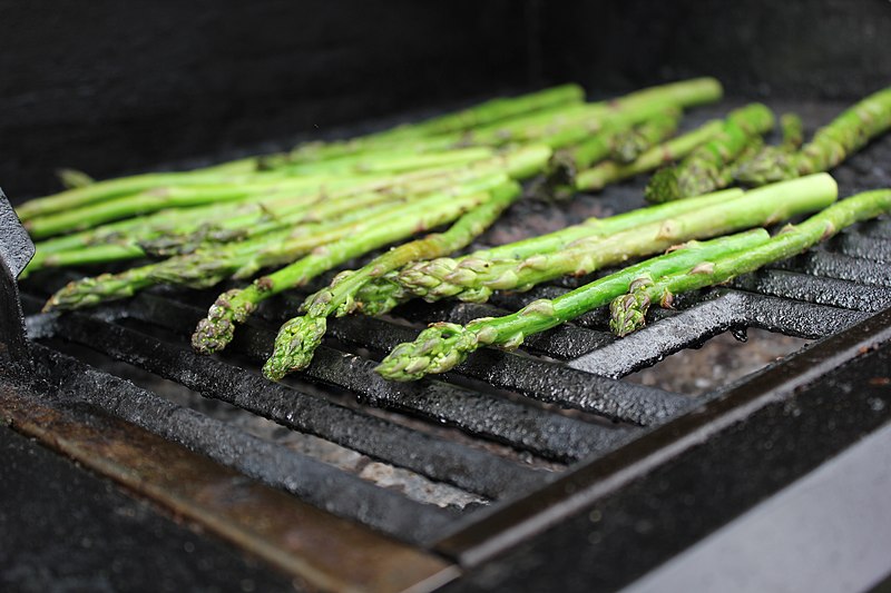 File:Grilled Asparagus - Grand Rapids Fulton Street Farmers Market (29096307492).jpg