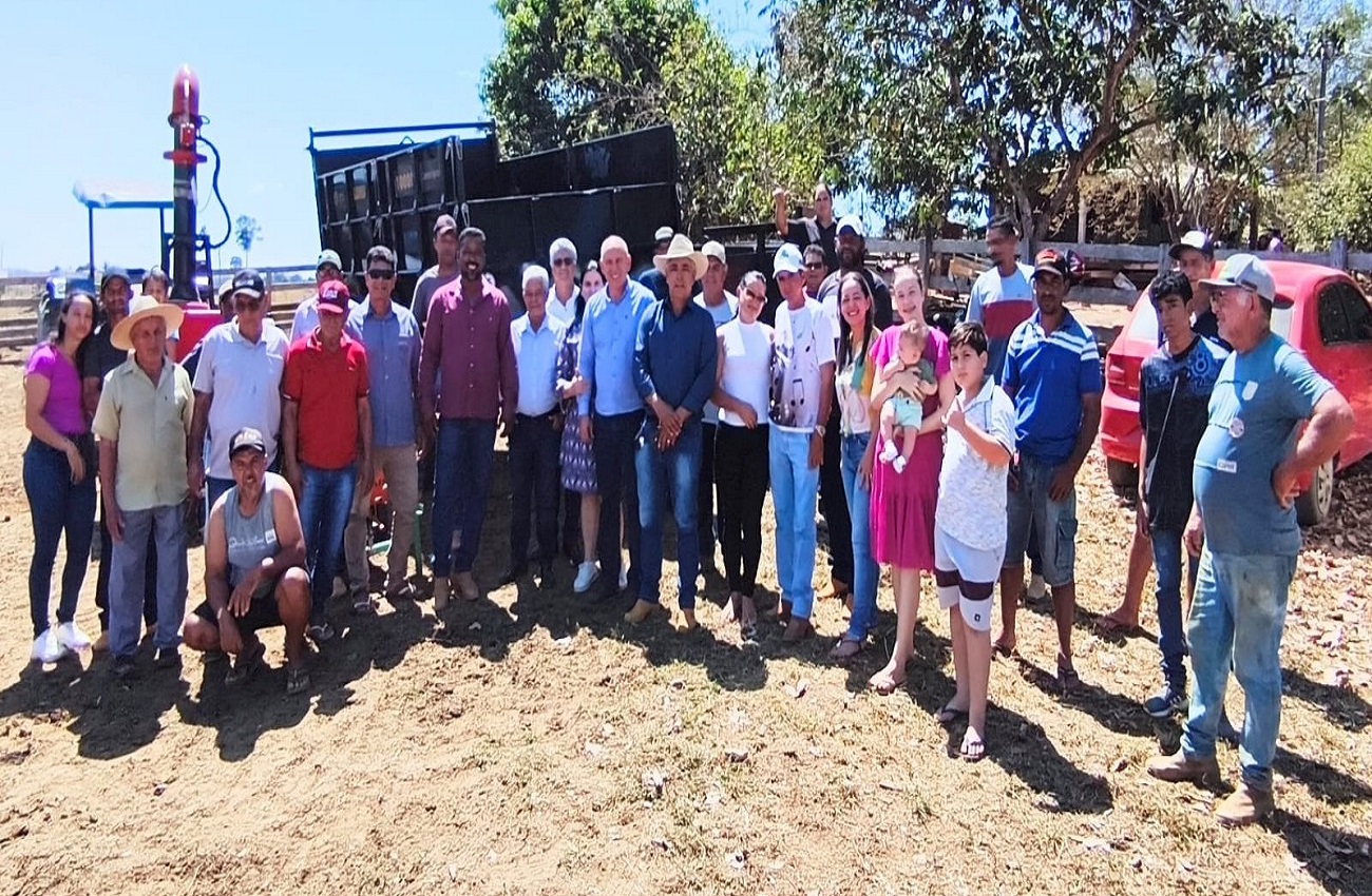 Asprobec recebe maquinários agrícolas com recursos do deputado Ezequiel Neiva em Machadinho do Oeste