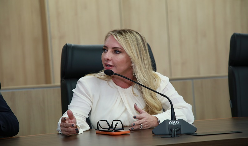 Ieda Chaves sugere concessão de descontos nas taxas e exames do Detran/RO