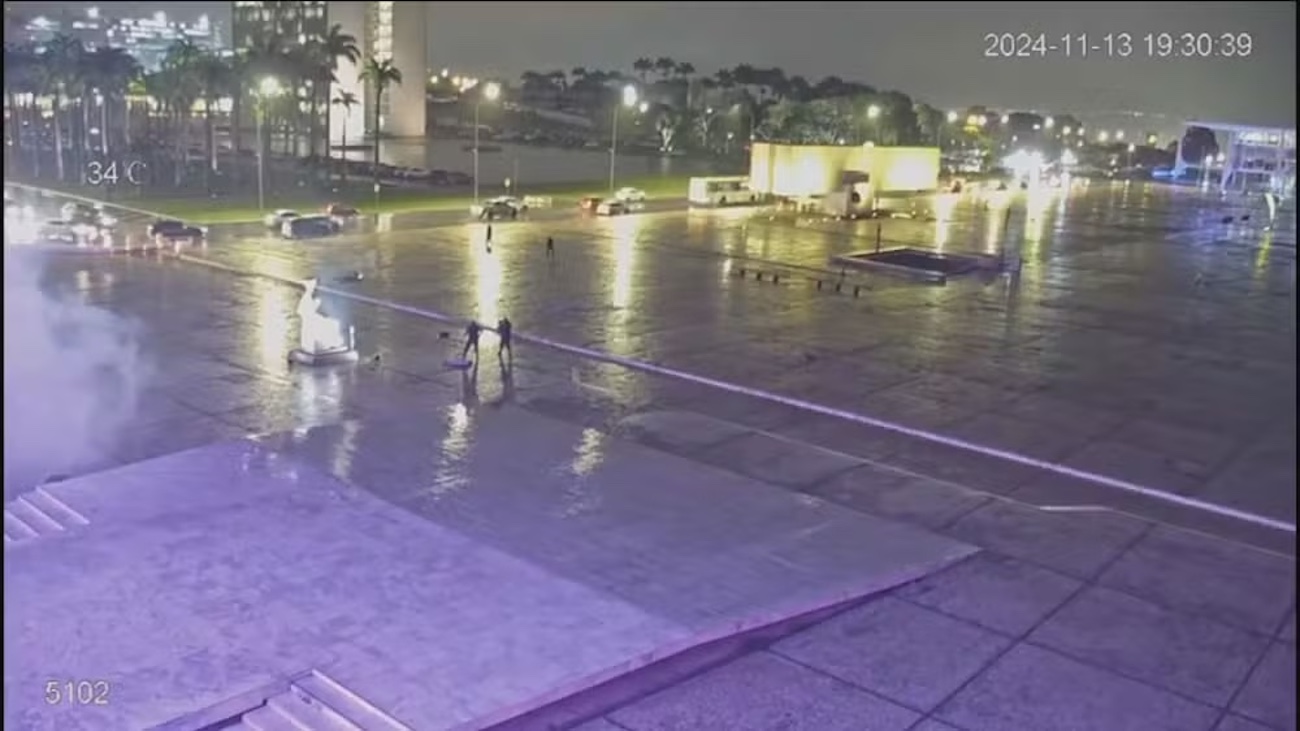 Explosões em Brasília vão ser investigadas pela PF como ato terrorista; veja vídeo do momento da explosão