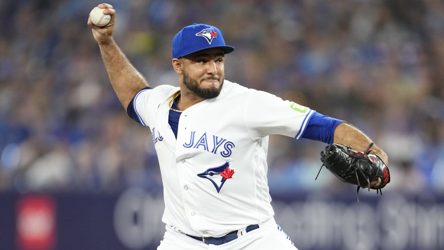 Mariners Acquire Yimi Garcia for Jonatan Clase, Jacob Sharp