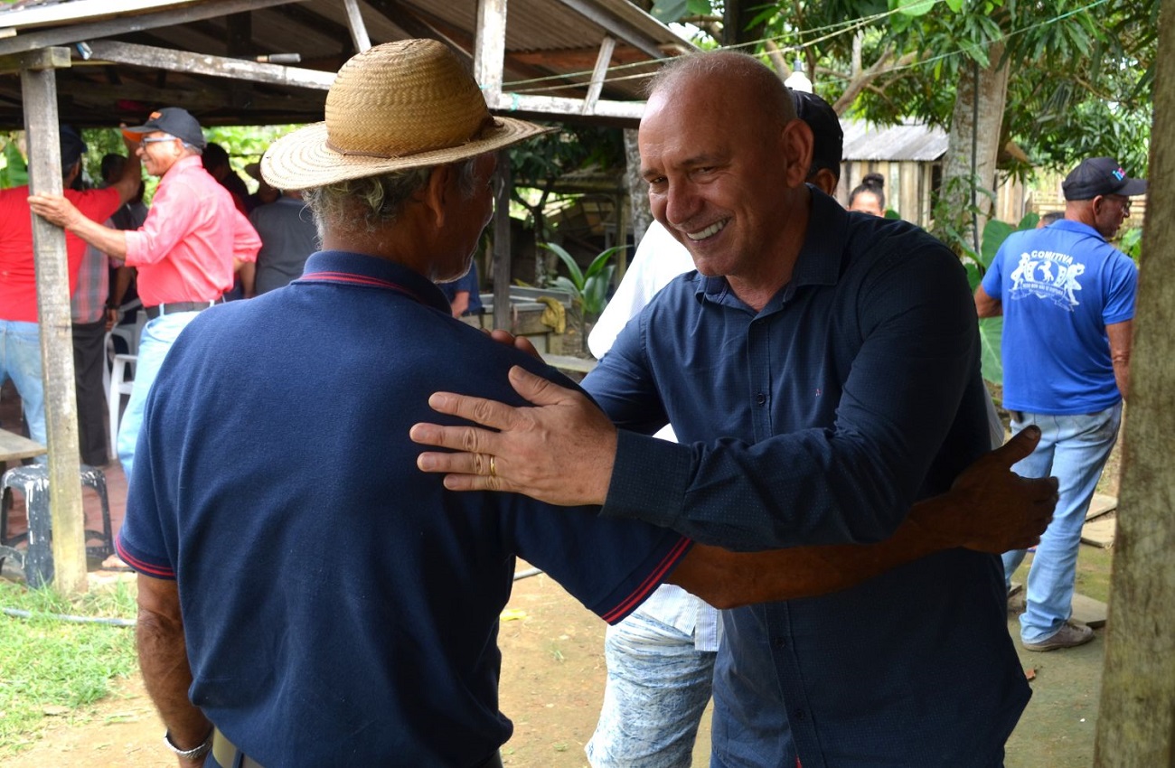 Ezequiel Neiva se reúne com produtores e anuncia benefícios para o setor Chacareiro em Machadinho do Oeste