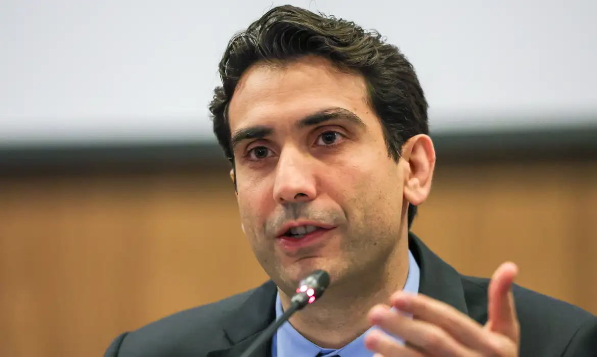 Documentos apontam possíveis irregularidades na decisão de liquidar o Banco Master pelo BC