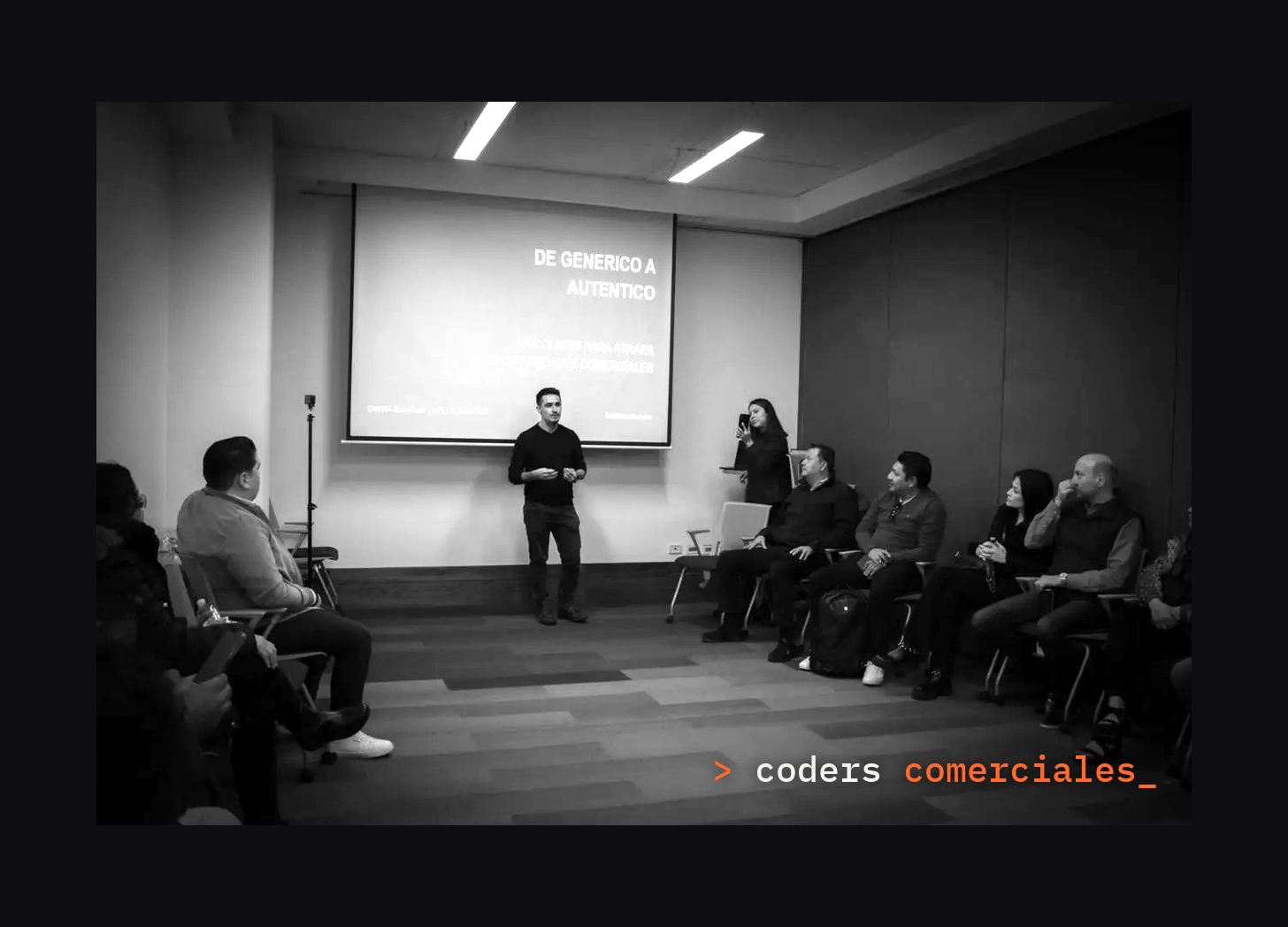 Escribir, conversar, entregar. Lo demás sobra.