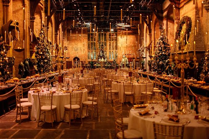 Dinner in the Great Hall - Warner Bros. Studio Tour London Official Site