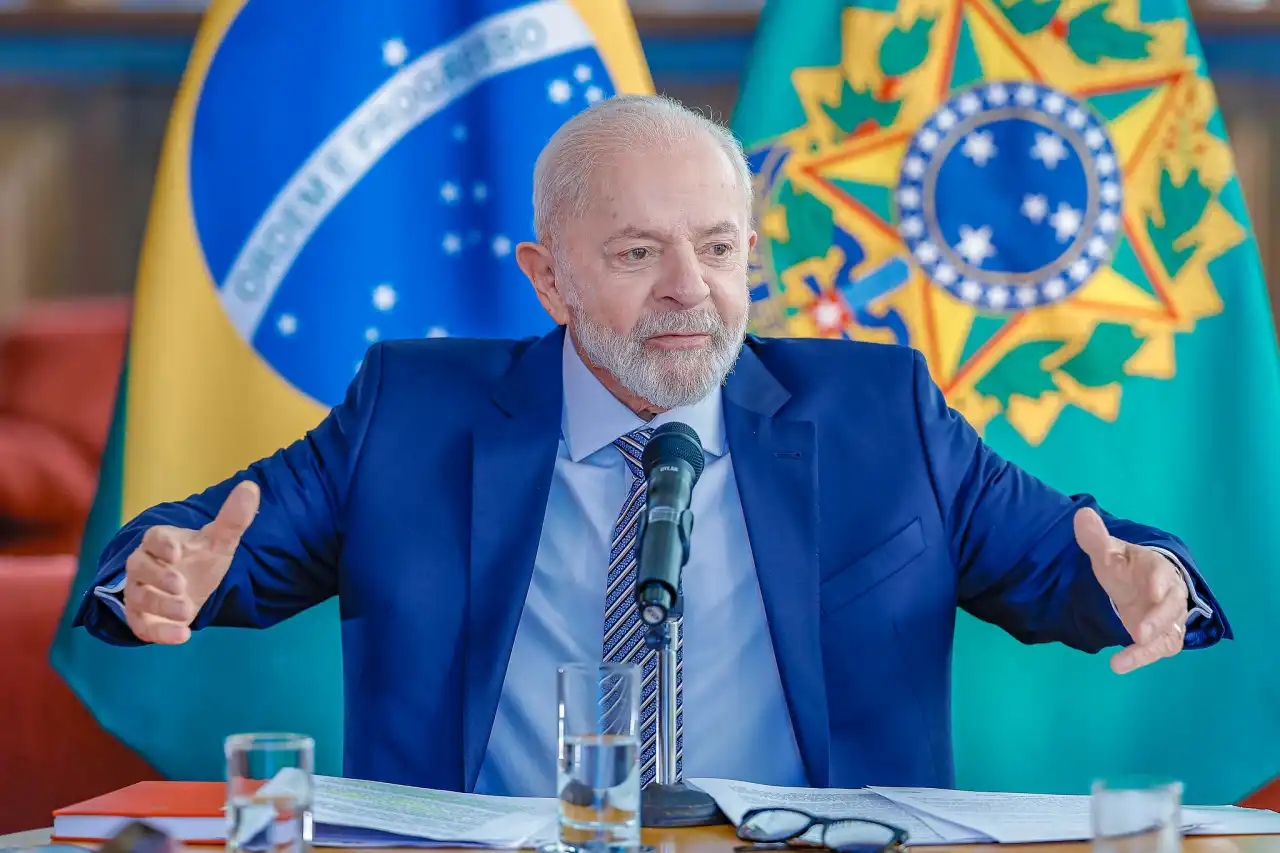 Lula é o líder político com a imagem mais positiva, diz Atlas; Lira, o pior