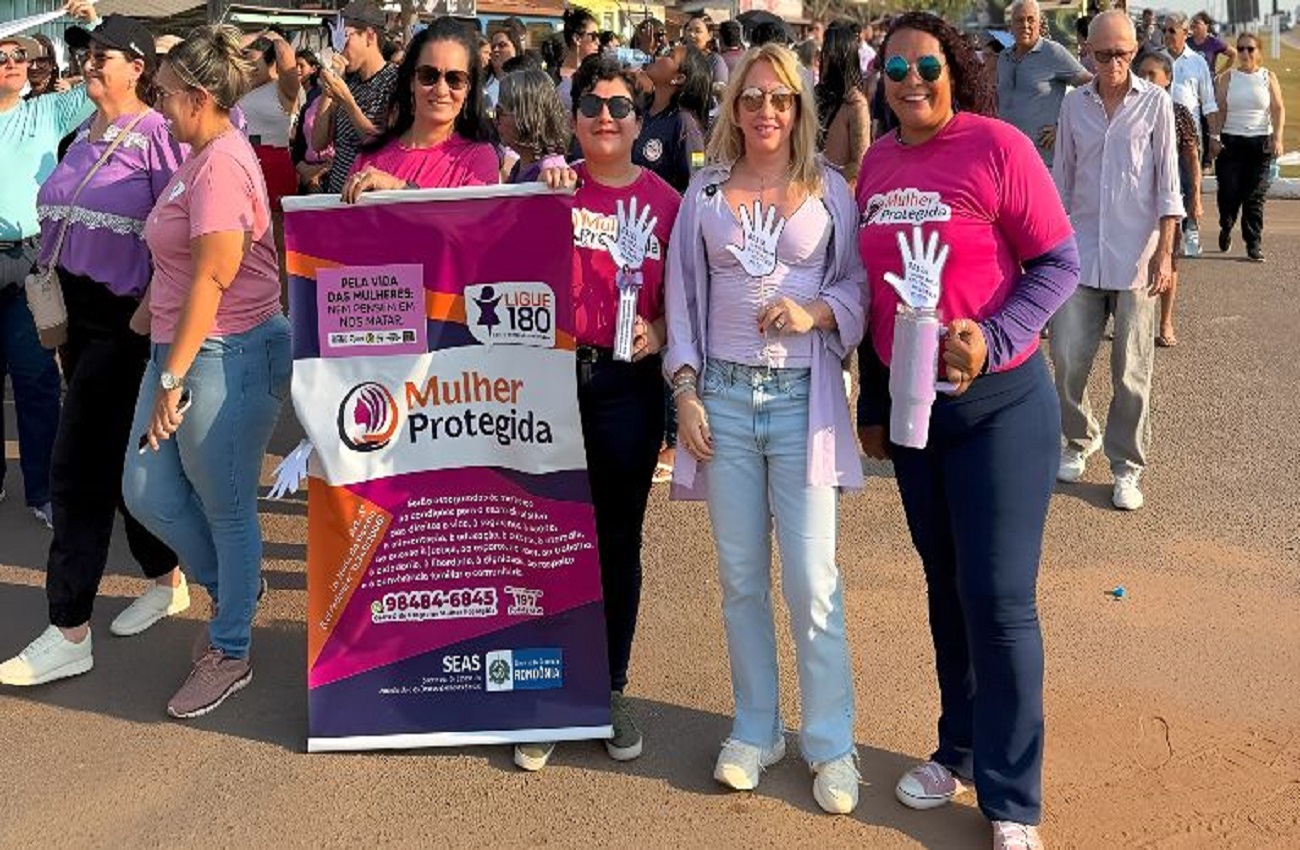 Ieda Chaves participa de caminhada pelo fim da violência contra a mulher em Nova Mamoré