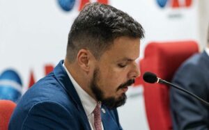 OAB-RO inicia campanha contra redução de voos no Estado e presidente é criticado por advogar para a Azul