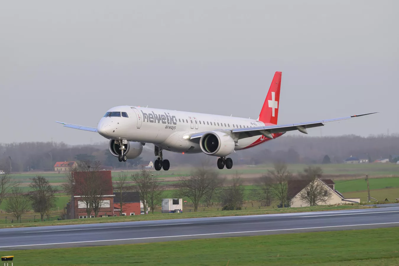 Embraer fecha megacontrato de US$ 4,4 bi com Avelo Airlines e leva E195-E2 aos EUA