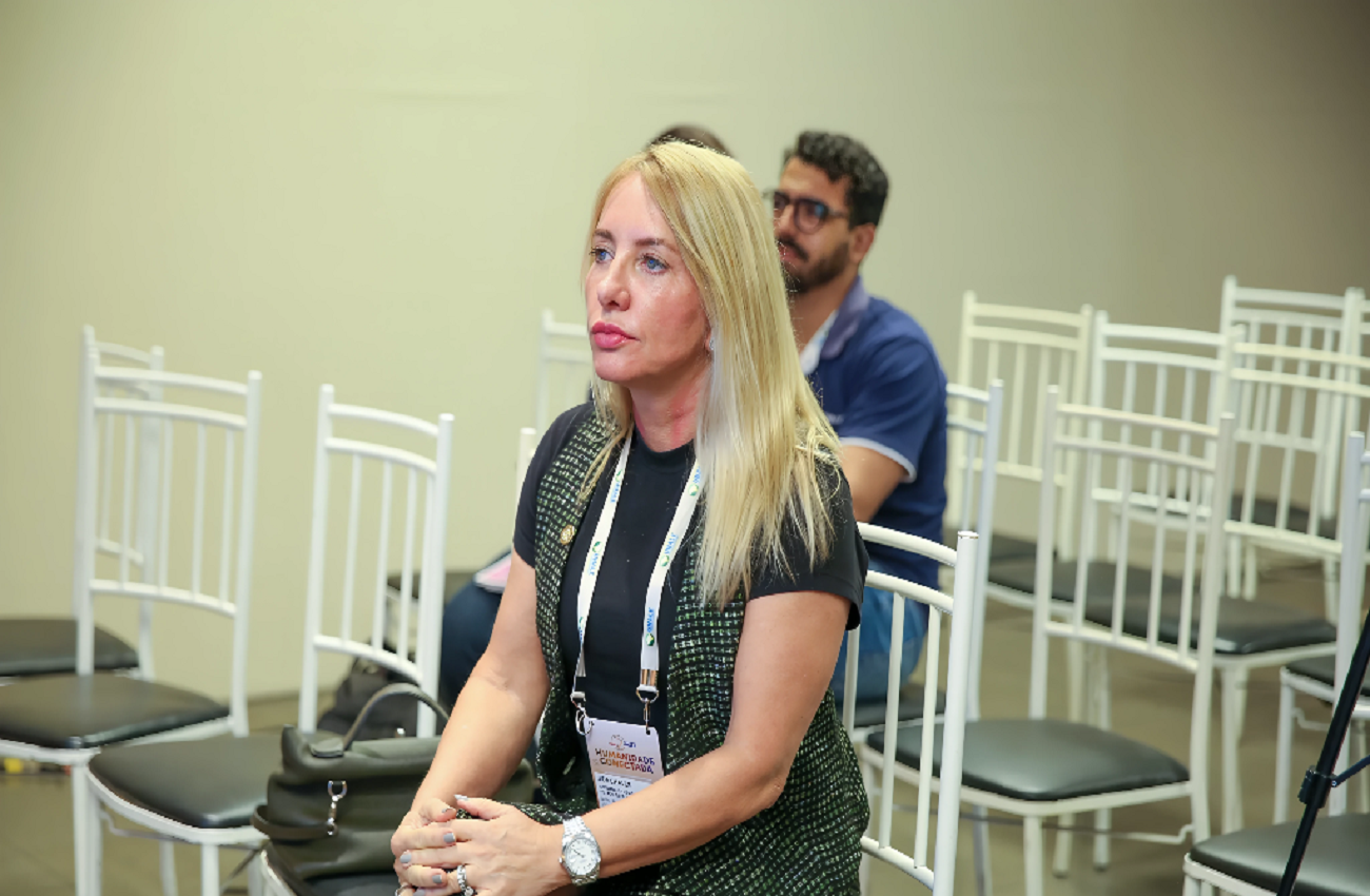 Ieda Chaves acompanha debates sobre IA e clima na 28ª Conferência da Unale em Bento Gonçalves